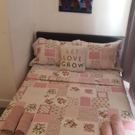 Nice Flat In Heart Of Лондон Экстерьер фото