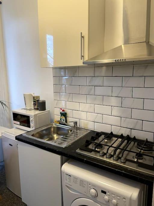 Nice Flat In Heart Of Лондон Экстерьер фото