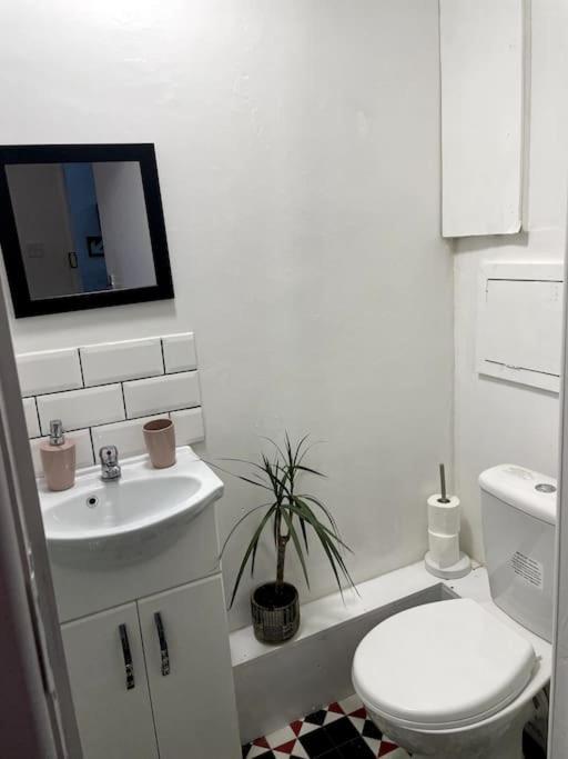 Nice Flat In Heart Of Лондон Экстерьер фото