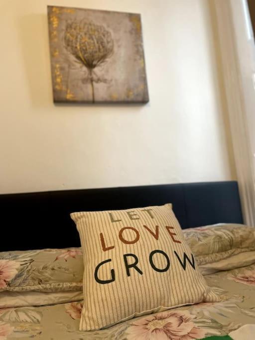 Nice Flat In Heart Of Лондон Экстерьер фото